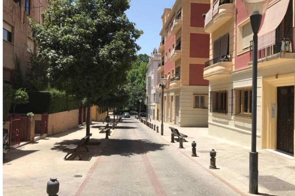 Bonito Apartamento Junto A Paseo De La Bomba Daire Granada Dış mekan fotoğraf